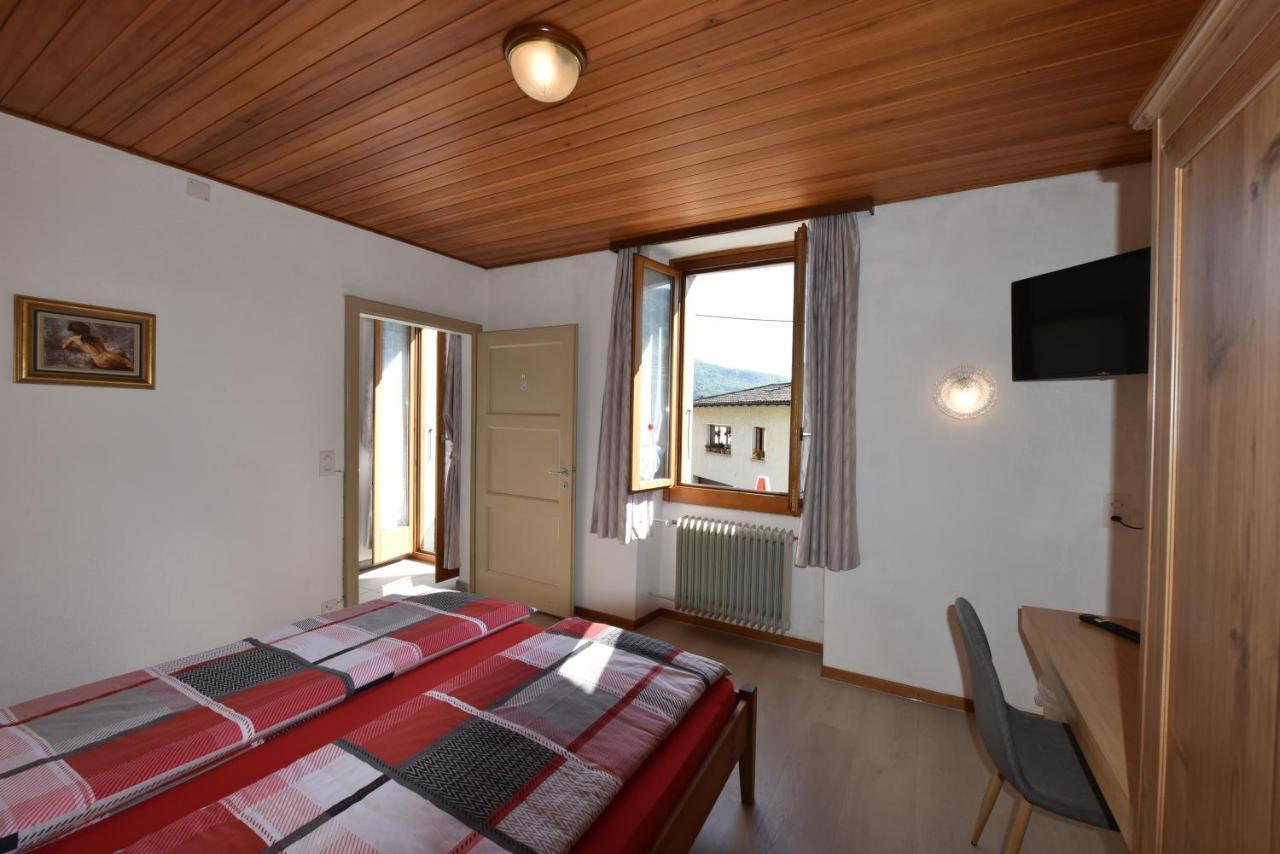Hotel Pensione Serena Purasca Extérieur photo