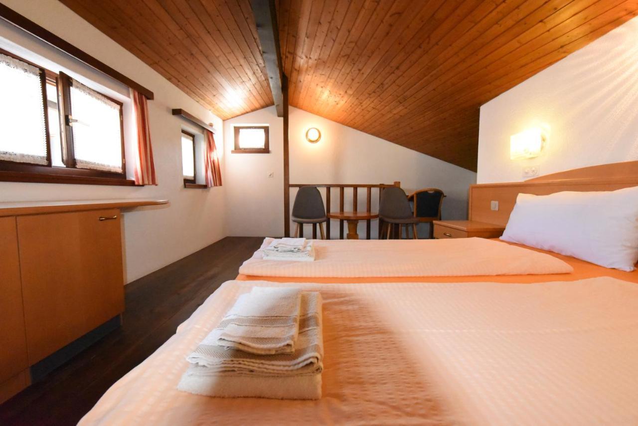 Hotel Pensione Serena Purasca Extérieur photo