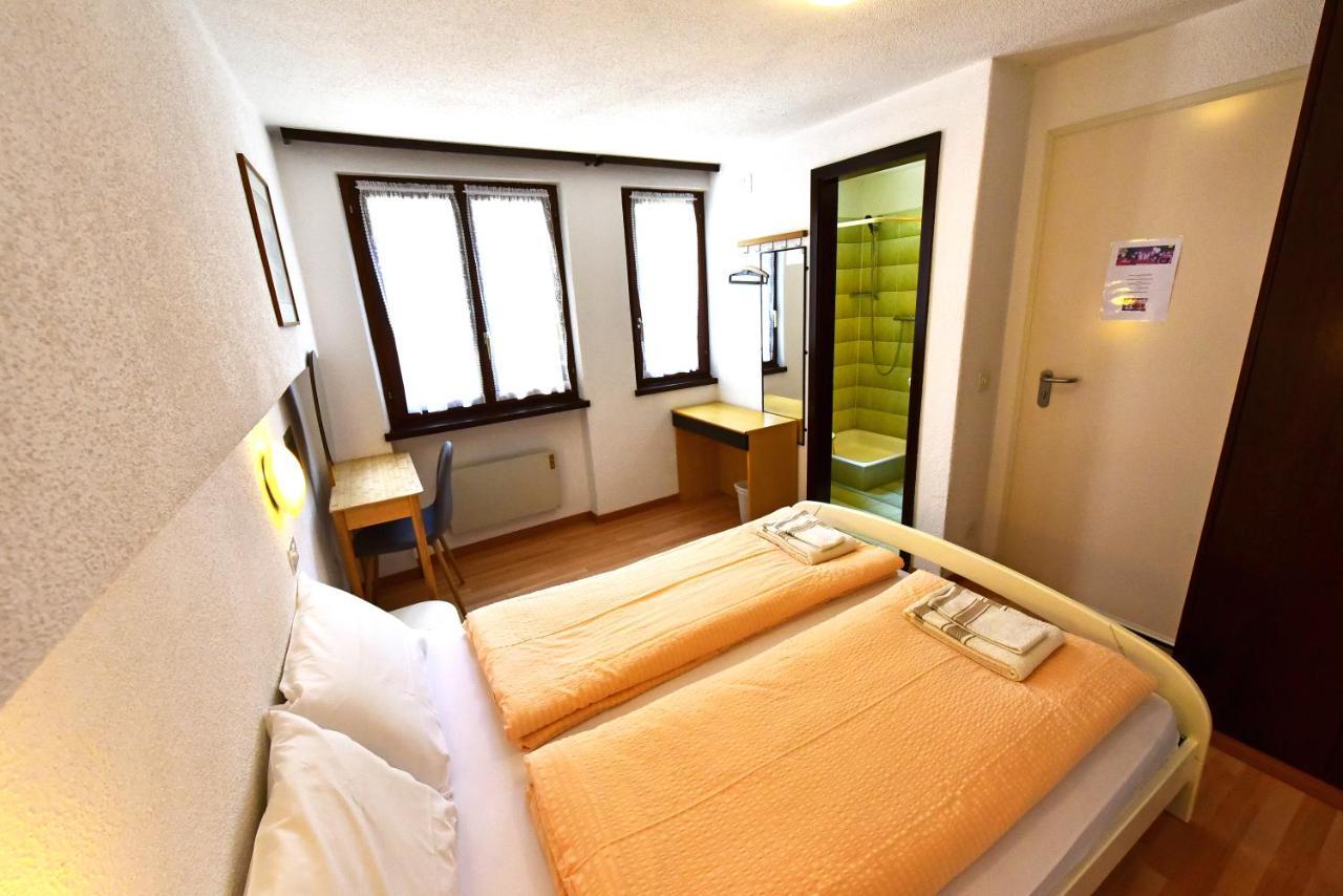 Hotel Pensione Serena Purasca Extérieur photo